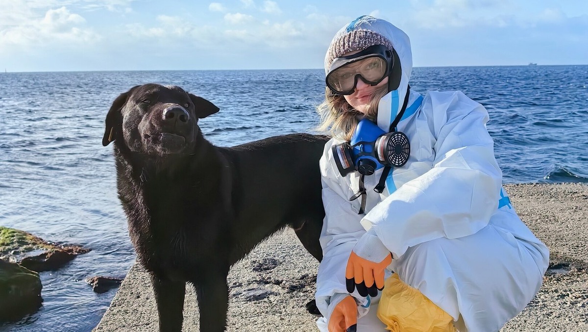    «Сижу и плачу»: россиян восхитил поступок омской журналистки на берегу Чёрного моря