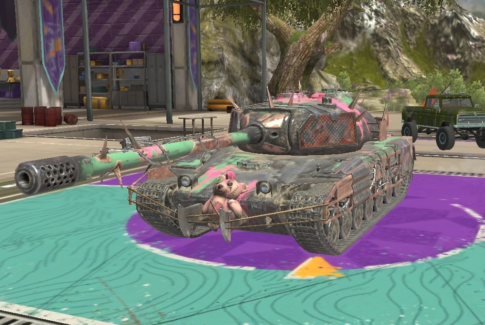 Такой вот легендарный камуфляж на нём. 