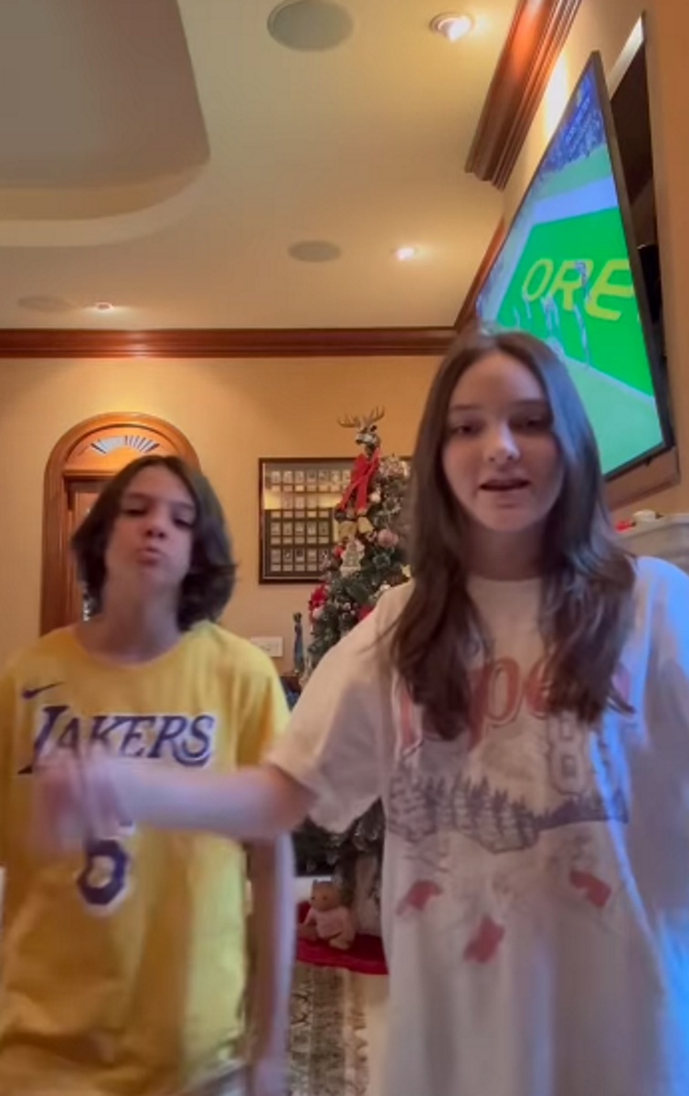 Дочка Филиппа Киркорова Алла-Виктория с братом Мартином. Фото: соцсети