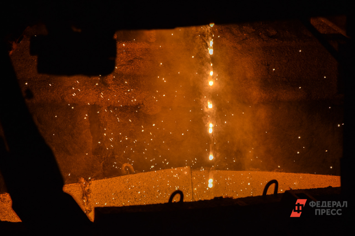 Выплавка чугуна также уменьшилась.  Фото: Фото: ФедералПресс / Полина Зиновьева