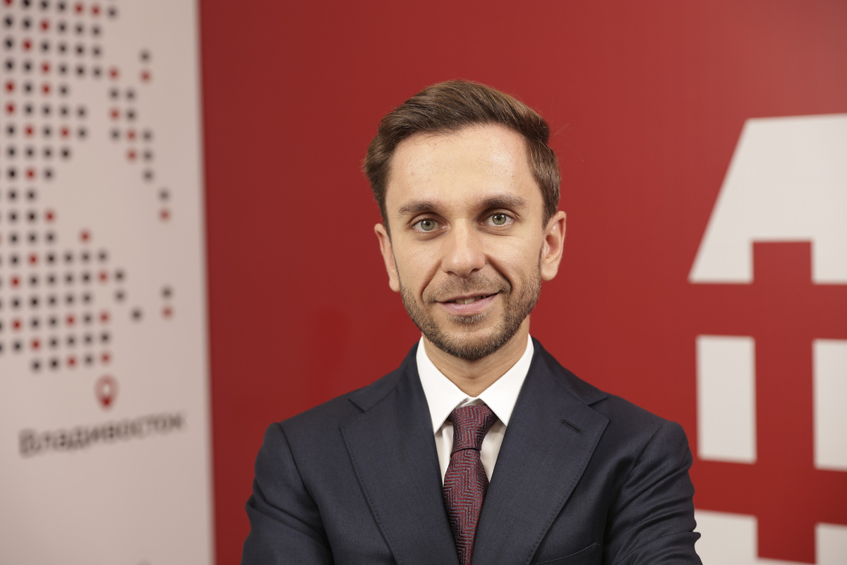 Древаль поздравил участников с Днем государственного служащего.  Фото: ФедералПресс / Иван Кабанов