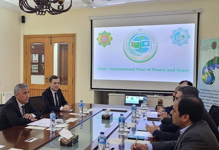 Встреча Посла Туркменистана в Пакистане Атаджана Мовламова с делегацией государственной организации «Бизнес-центр Гуджранвалы», 22 января, 2025 г., Исламабад, Пакистан (Фото: Посольство Туркменистана в Пакистане)
