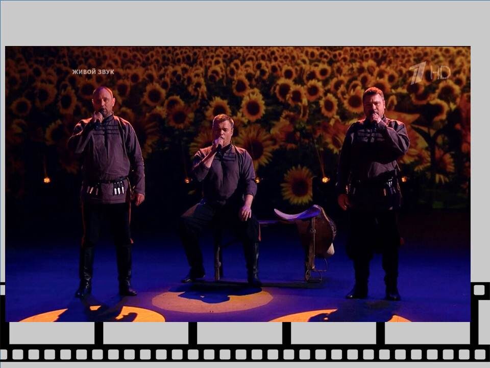 Евгений Дятлов исполнил песню «Когда мы были на войне» в передаче "Три аккорда".