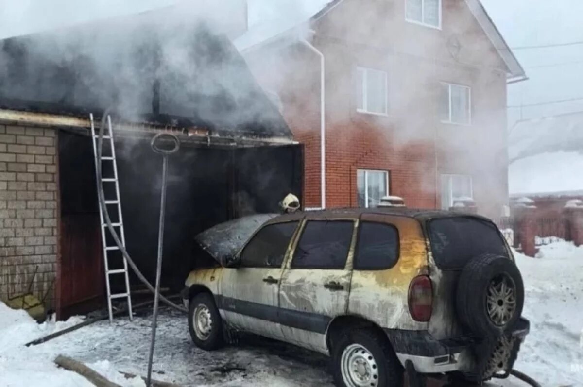    В Башкирии во время зарядки аккумулятора загорелся автомобиль