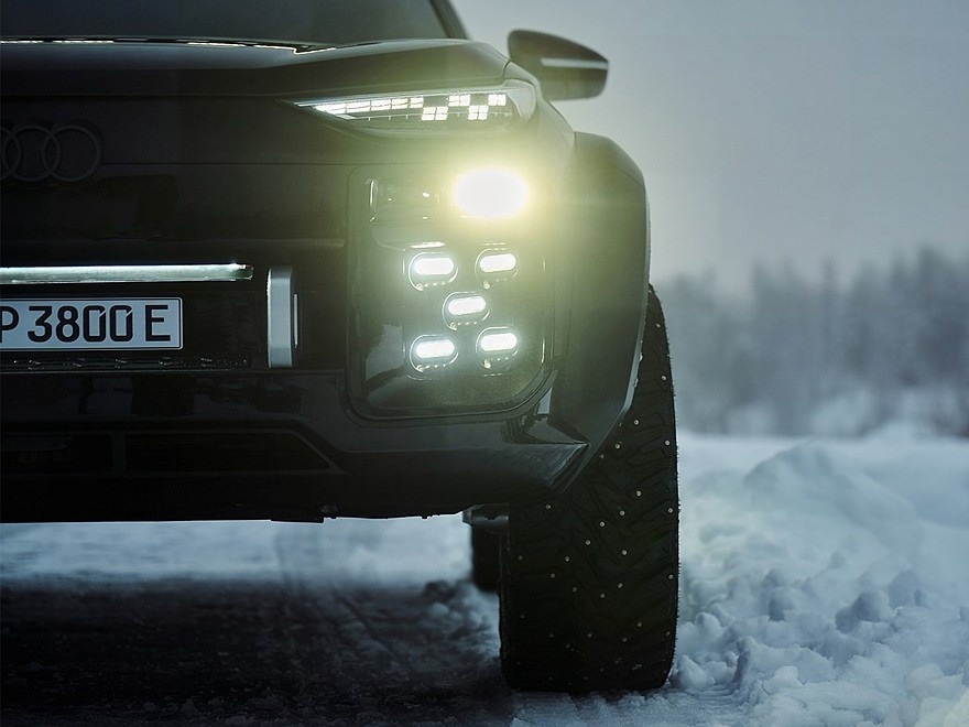    Audi Q6 e-tron offroad concept