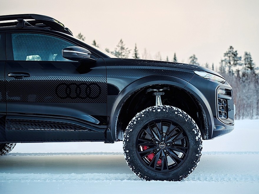    Audi Q6 e-tron offroad concept