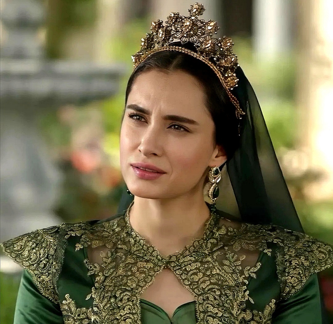 Валиде Турхан.