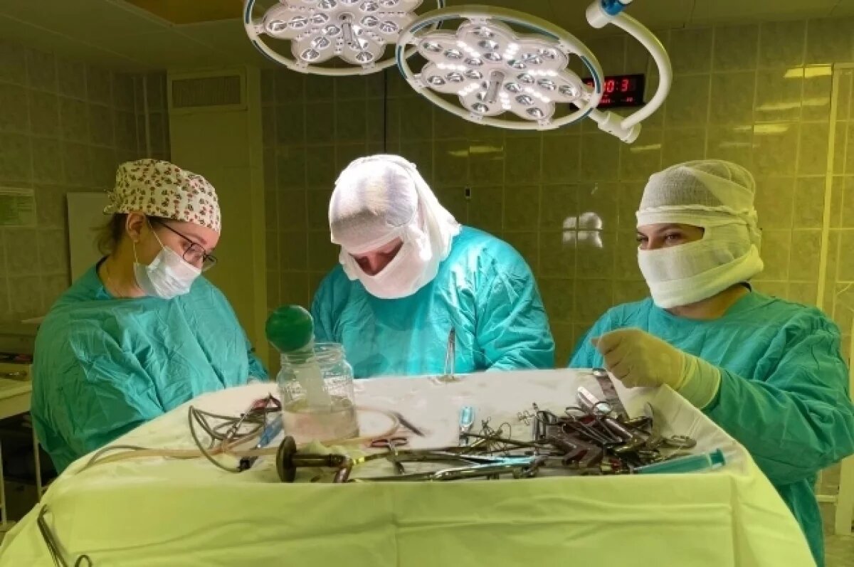    Врачи спасли жизнь уфимке, которая ударилась в столб, катаясь на снегоходе