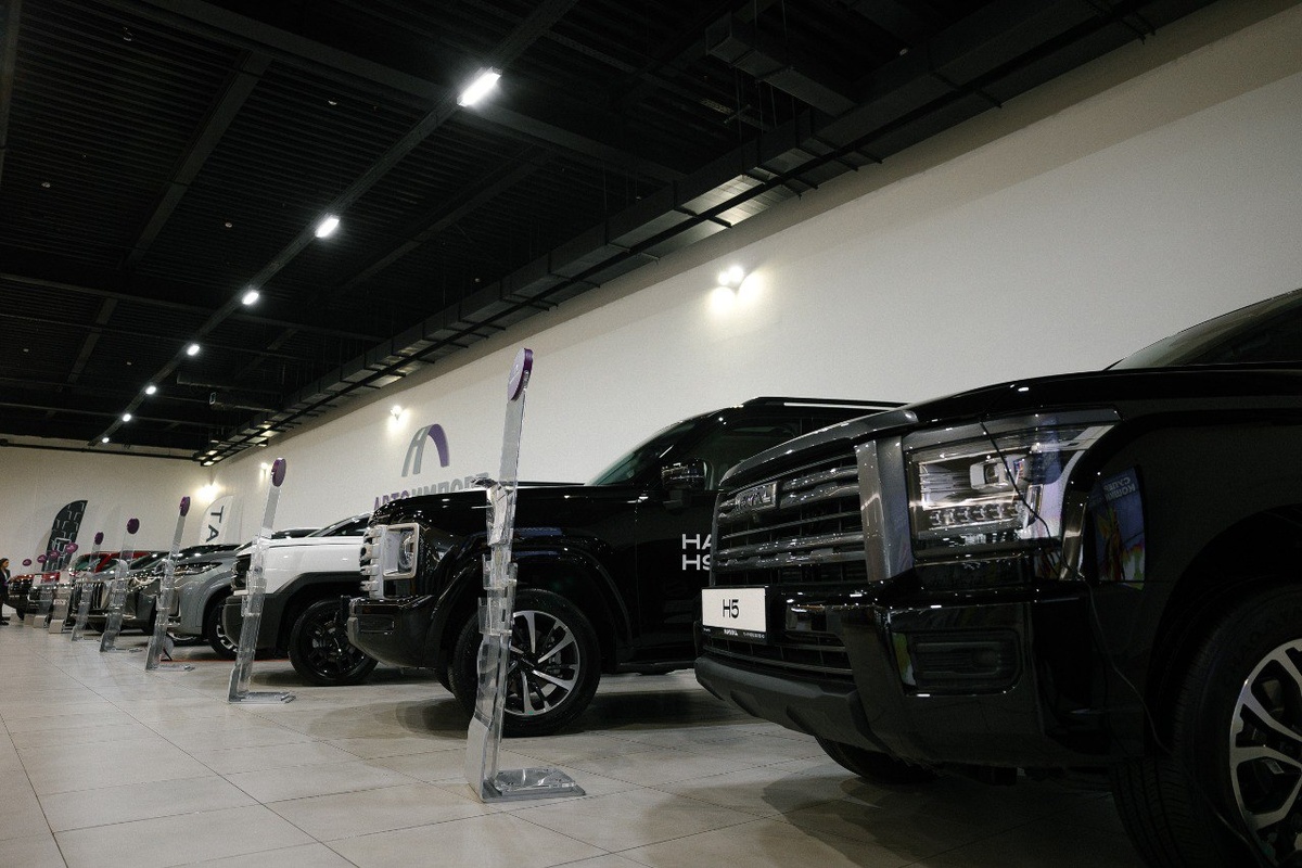 Шоу-рум автомобилей. ТРЦ "Марко Молл"