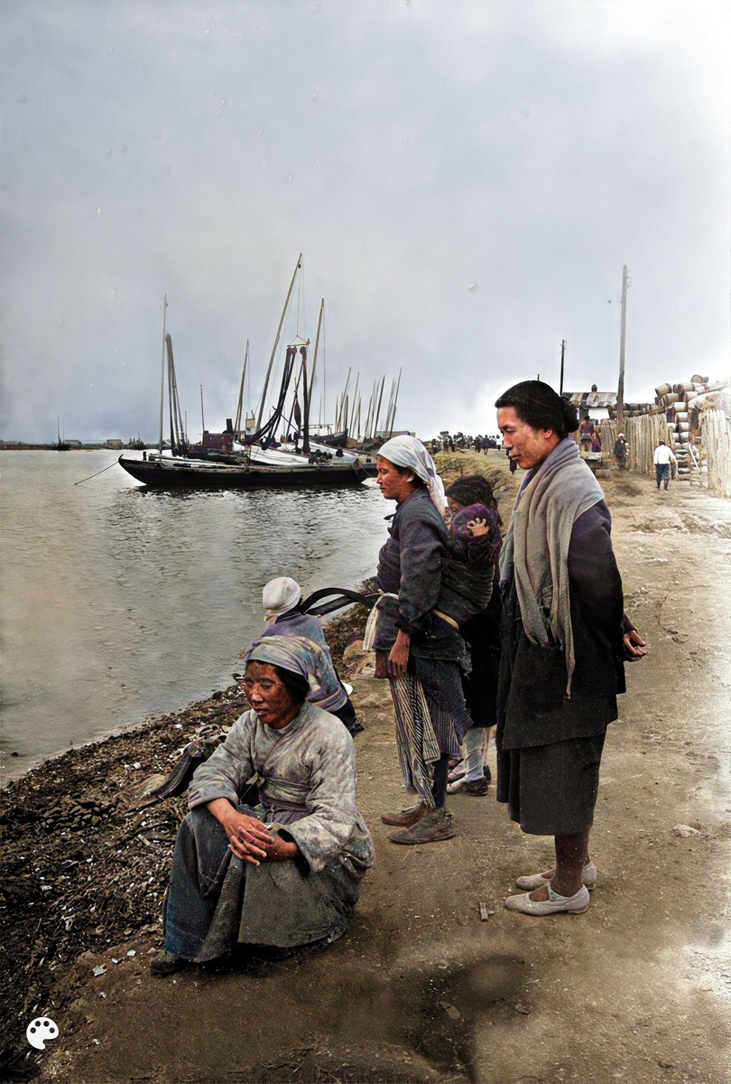 1931 год - Приморский край, Владивосток - Жители на пристани