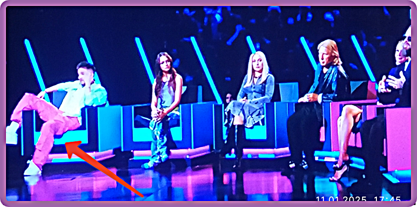 Вот такую свободу сидеть перед публикой, как хочется, увидела я по ТВ.