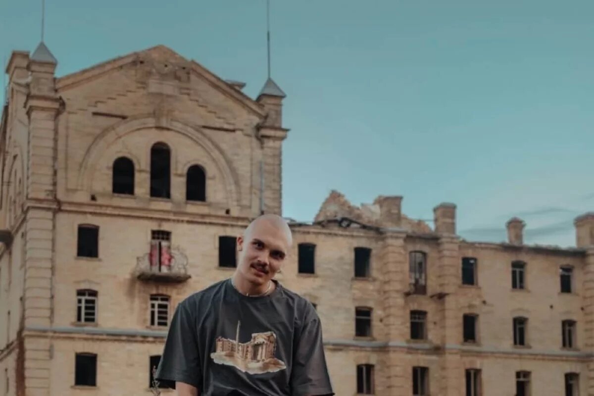    Архитектурные памятники Ставрополя изобразили на футболках