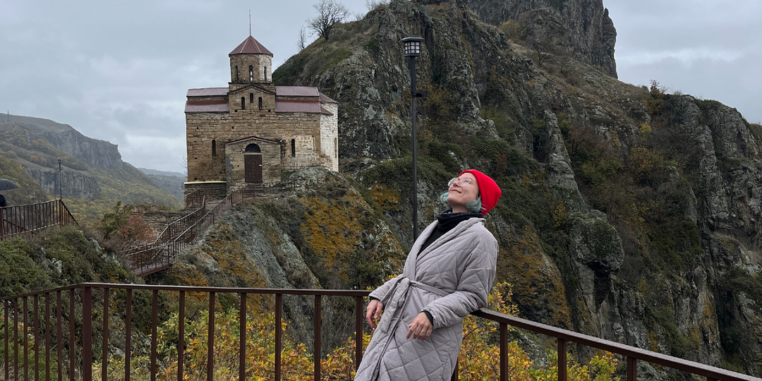 Шоанинский храм - достопремичательность в окрестностях Домбая.