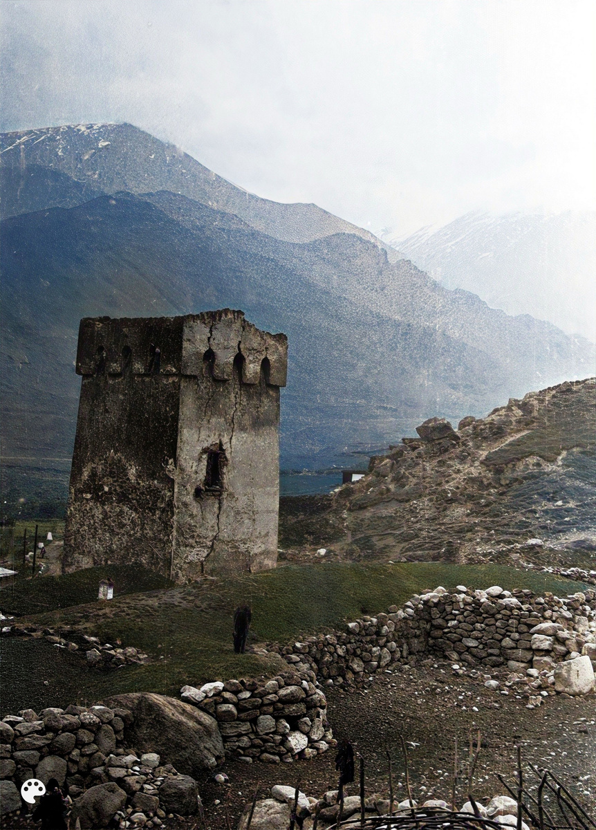 1936 год - Кабардино-Балкарская АССР - Башня и стены в одном из поселений