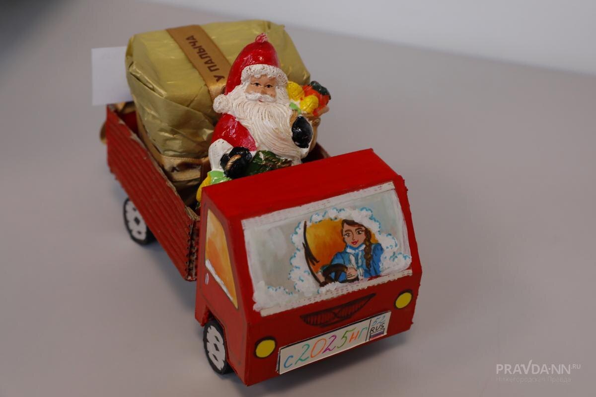    Рисунки и поделки участников детского конкурса «Новогодняя сказка»