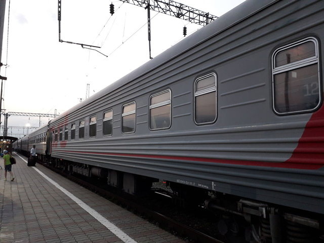 Поезд 643/644 Кисловодск - Адлер в Минеральных Водах