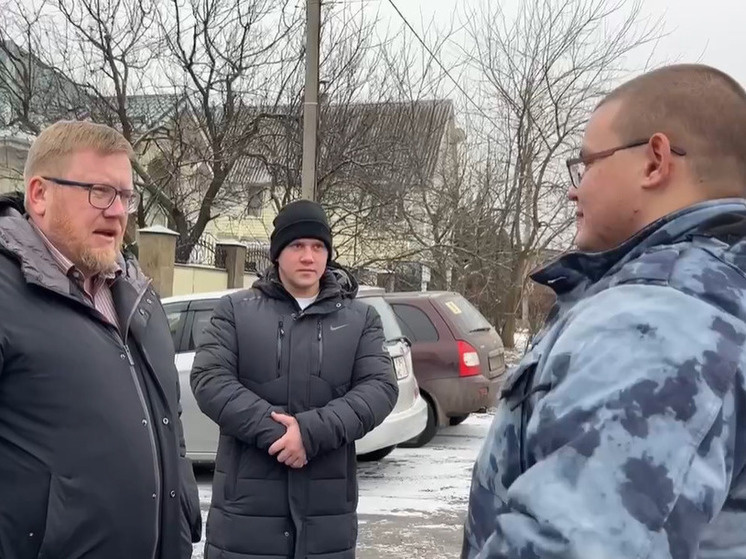     Илья Толстых осмотрел восстановительные работы в Белгородском районе в качестве замгубернатора, фото: скриншот видео со страницы t.me/dovgalyuk_sergey