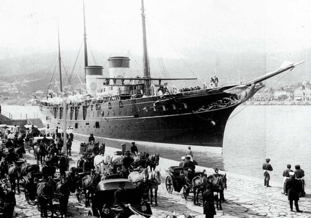 Яхта "Штандарт" в Ялте.   Фото из открытого источника