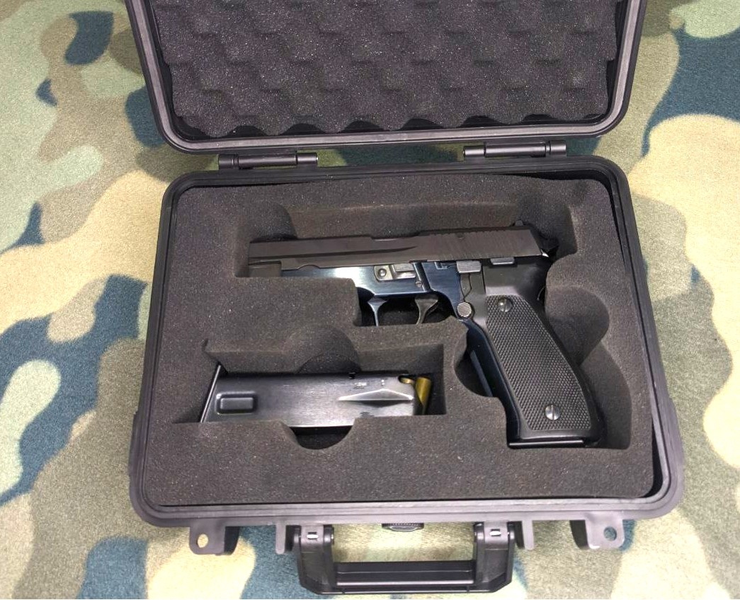 Пистолет Р226 в кейсе