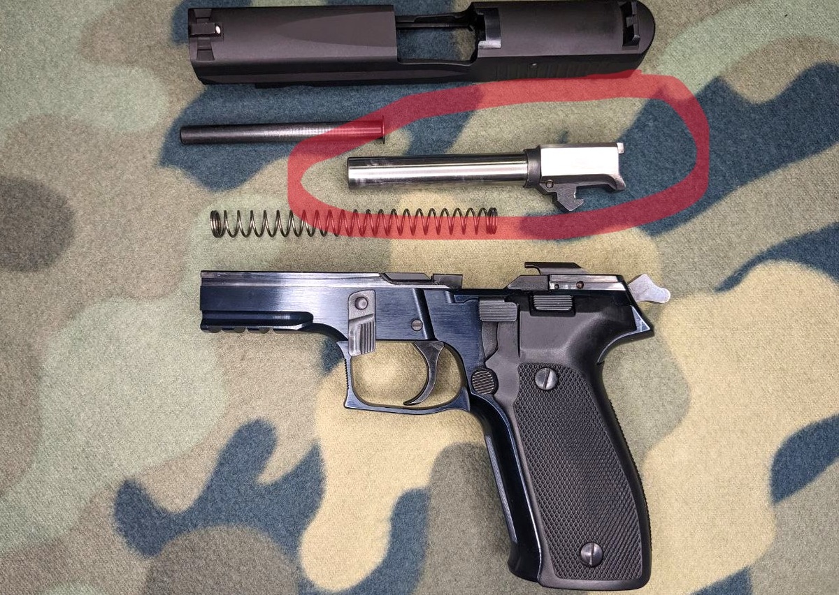 Пистолет Р226 неполная разборка