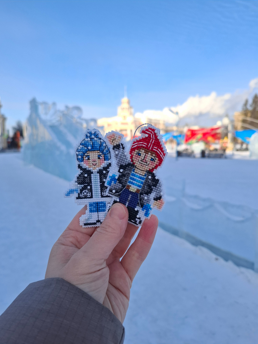 Лида и Лёха на горке