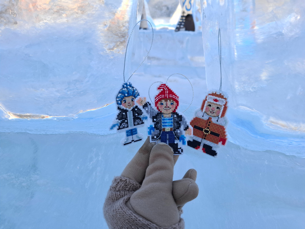 К друзьям  присоединился Митя