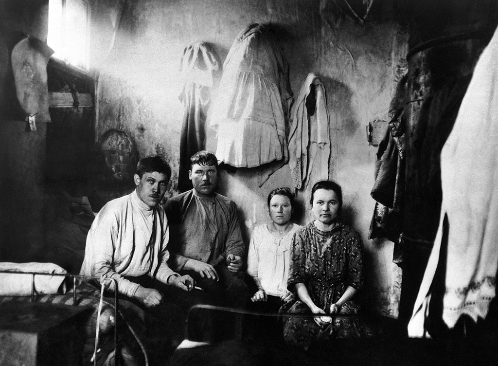 Угол в полуподвале. Фото из открытого доступа