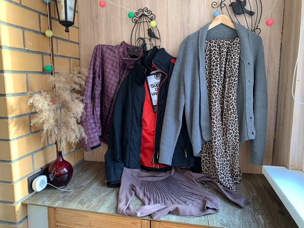 1100 рублей на вес, 490 руб за кг 