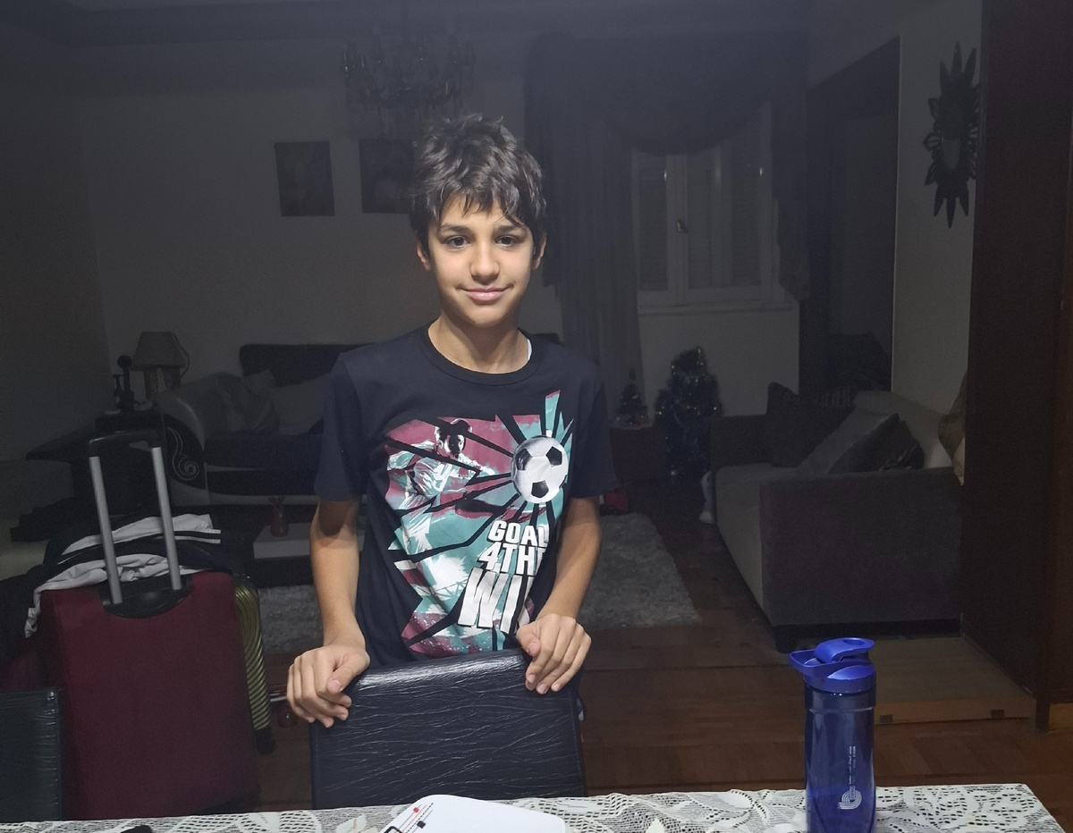 Ночной именинник - на часах два часа ночи