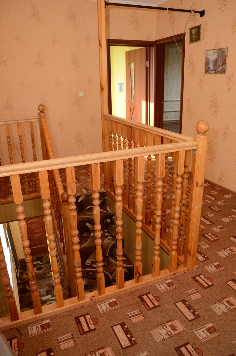 Ограждение лестницы по периметру