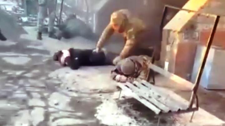 Скрин с видео оперативного задержания.