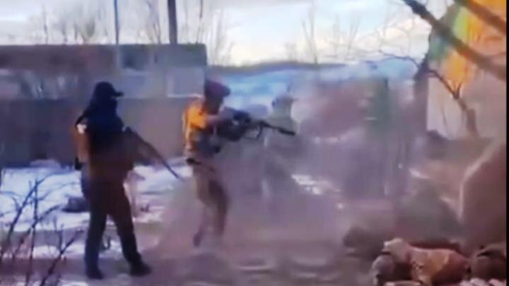 Скрин с видео оперативного задержания.