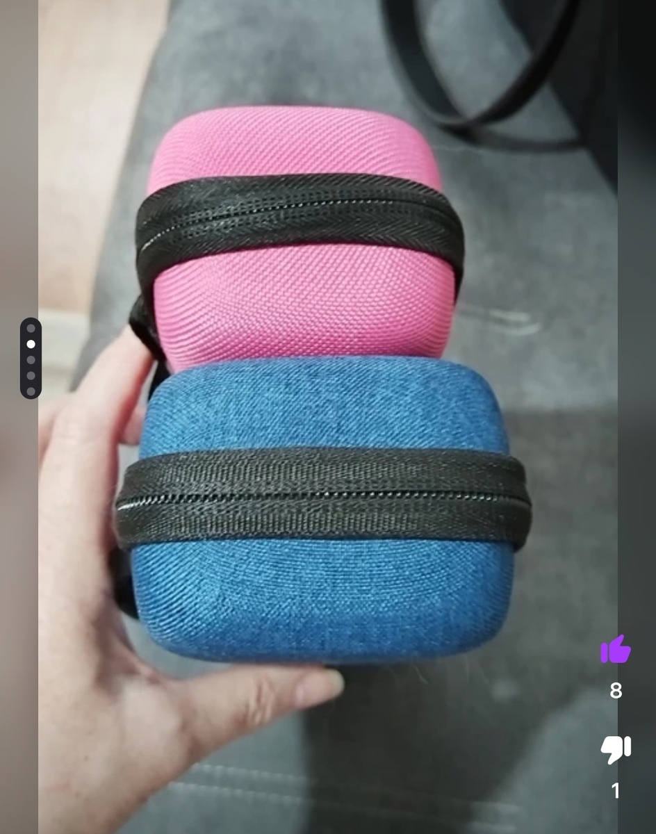 Скриншот автора из WB. Фото покупаетля, где сравниваются два чехла из одного магазина.