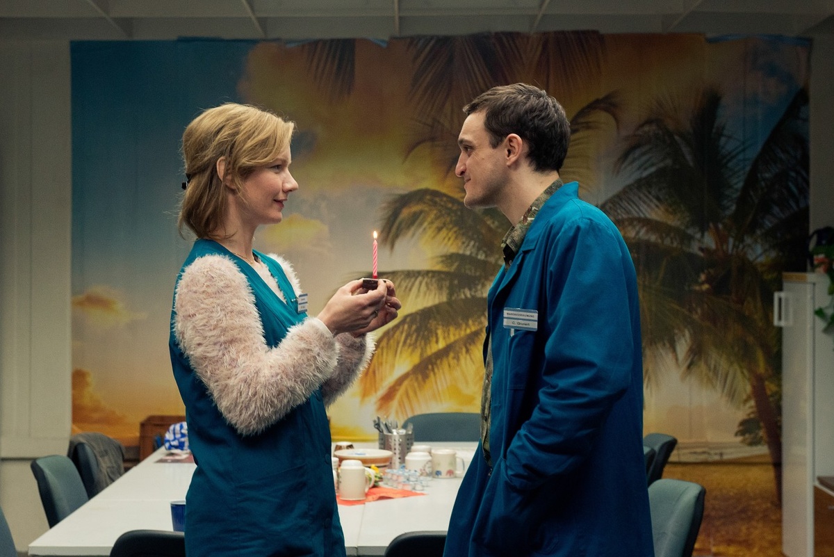 "Между рядами" (2018). Партнёршей Роговского по фильму стала актриса Сандра Хюллер