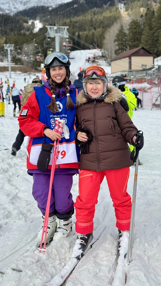 Моей маме 71 год и она встала на лыжи