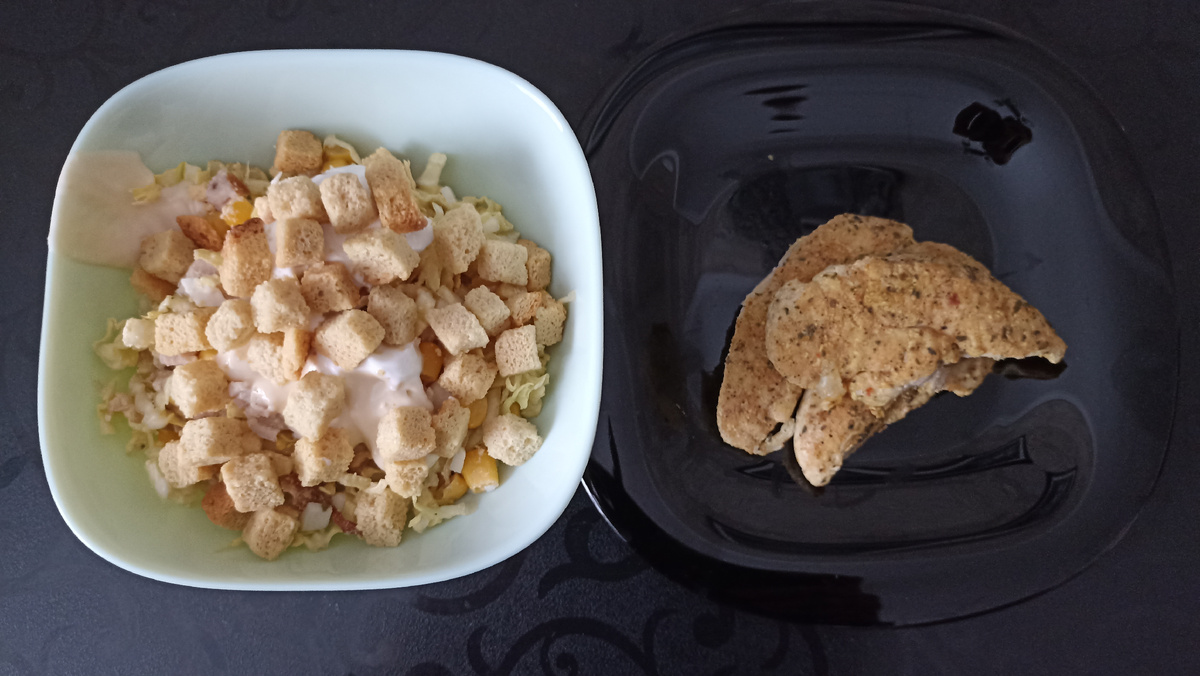 Обед. Фото вчерашнее, сегодня филе было побольше))) 