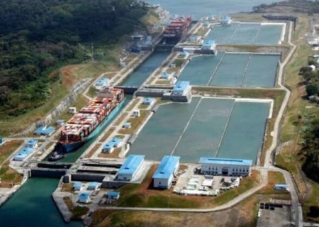    Адмирал Ставридис считает, что захват Панамского канала станет катастрофой для США