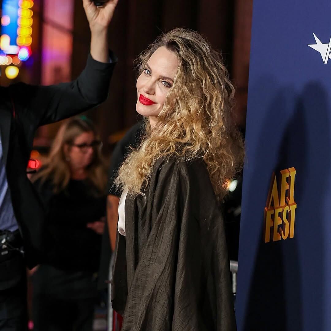 Анджелина Джоли