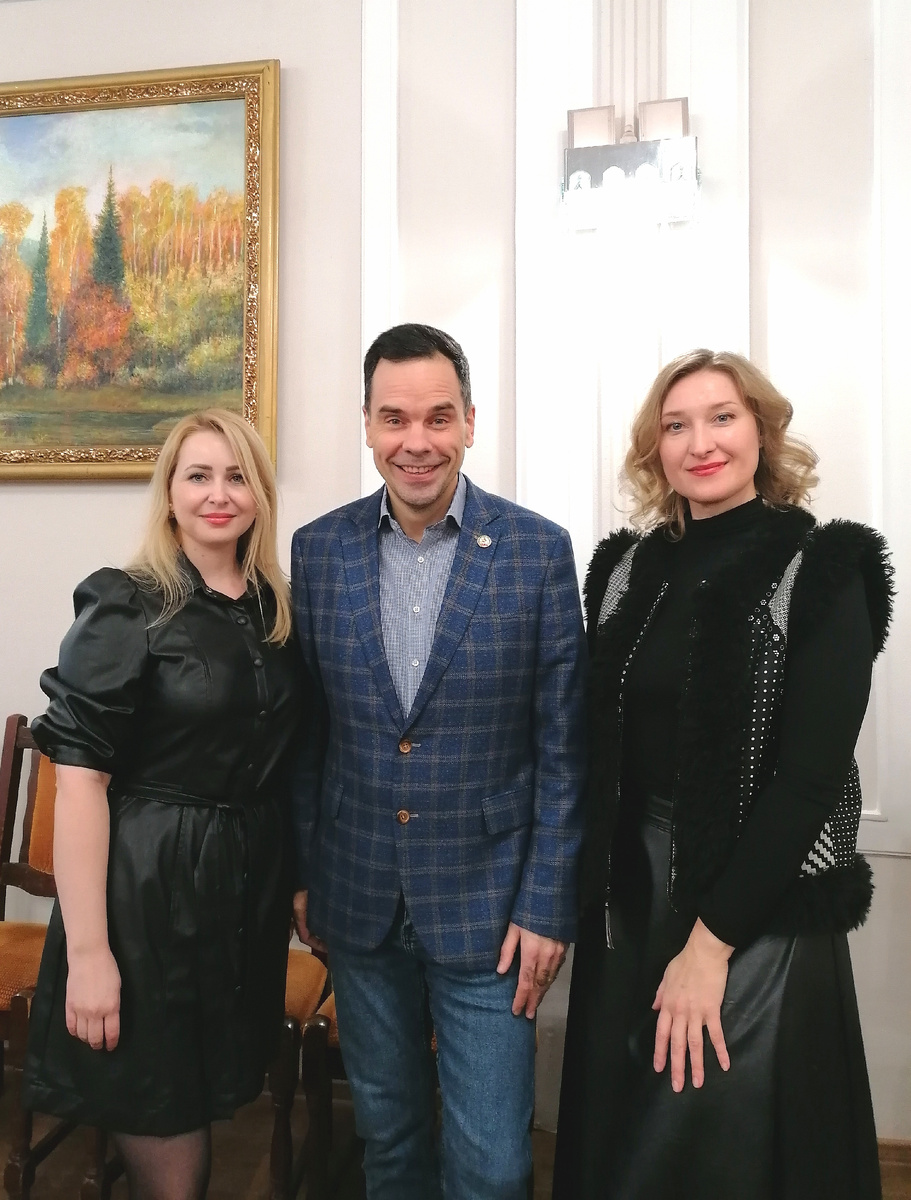Олеся Арзамасцева, Александр Гладков и Таисия Усольцева жюри Международного конкурса-фестиваля "Белые крылья 2025"