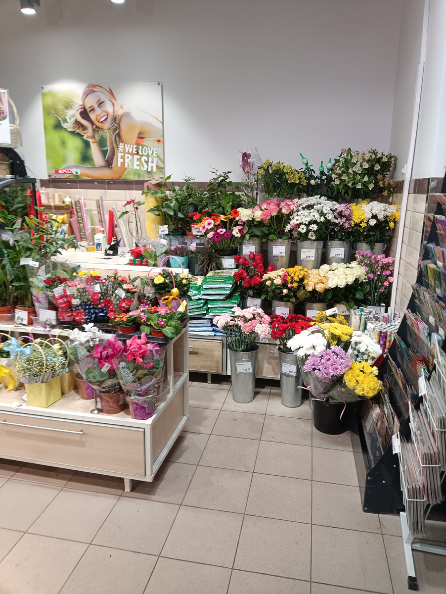 Цветочки в магазине для настроения