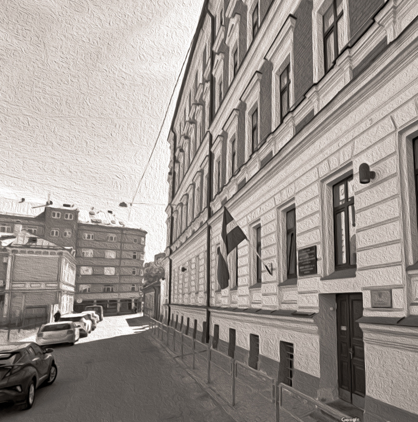 Наша 23-я школа, справа вход. Впереди улица Петра Стучки, а слева за углом мой дом