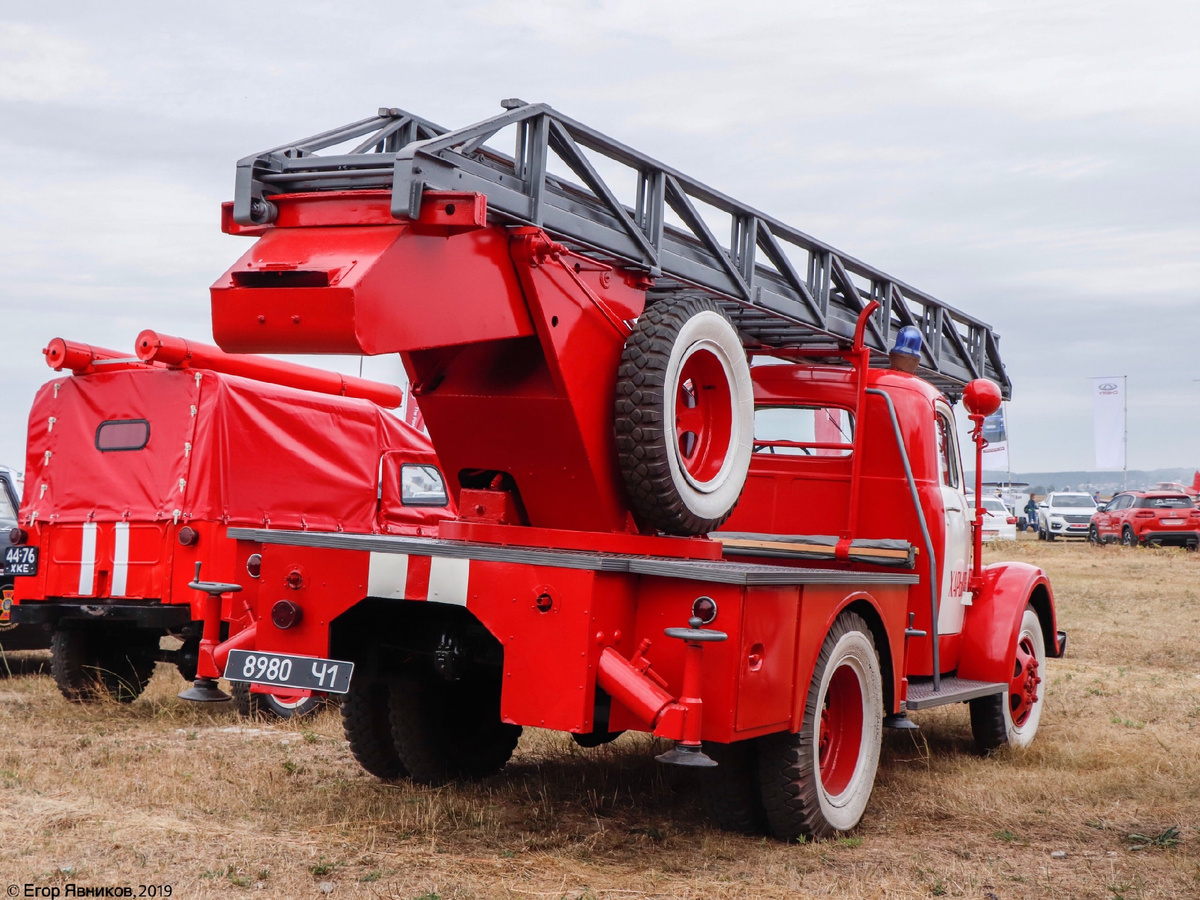 Автолестница гидравлическая АЛГ-17 (51) ЛЧ. г. Харьков. 