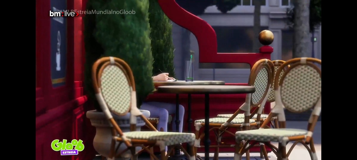 Кризалис играет в прятки 