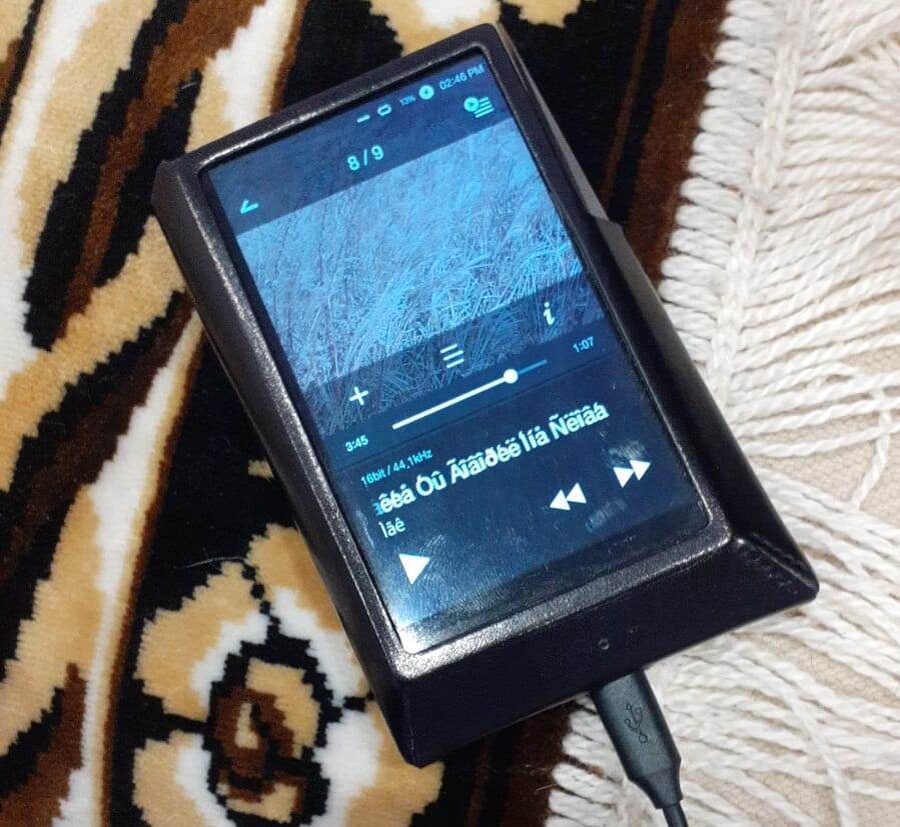 Плеер astell&kern k320 моего друга, который стоил новым около 150000 рублей (сейчас 35000 с рук)