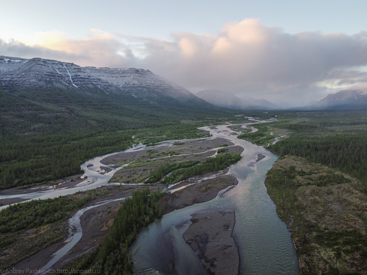 Микчангда с квадрокоптера, вверх по течению