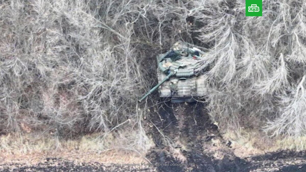    Ювелирная точность: российский FPV-дрон попал прямо в люк танка ВСУ