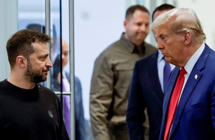 На Давосском форуме, проходящем в швейцарском курорте, Зеленский обозначил одно из ключевых условий для возможного дипломатического разрешения конфликта — участие американских войск в обеспечении перемирия. 