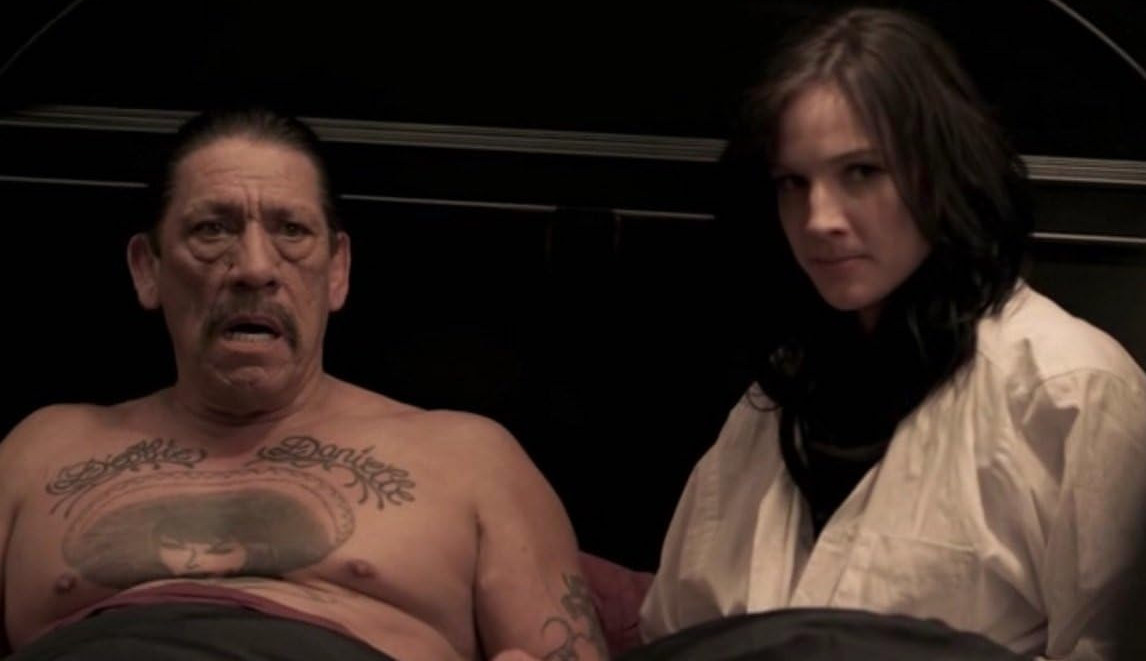 Пролистните изображение, чтобы увидеть следующий кадр из фильма «Дом восходящего солнца» (2011)