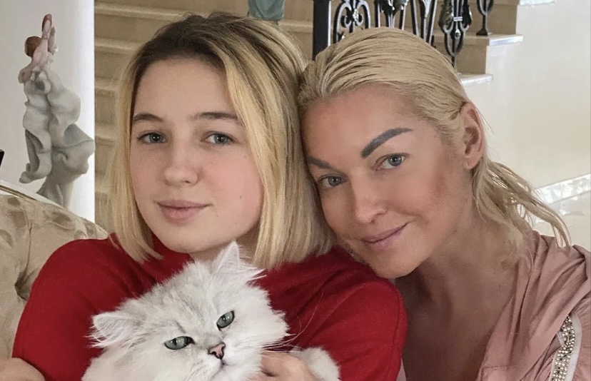  Анастасия Волочкова с дочкой Ариадна 