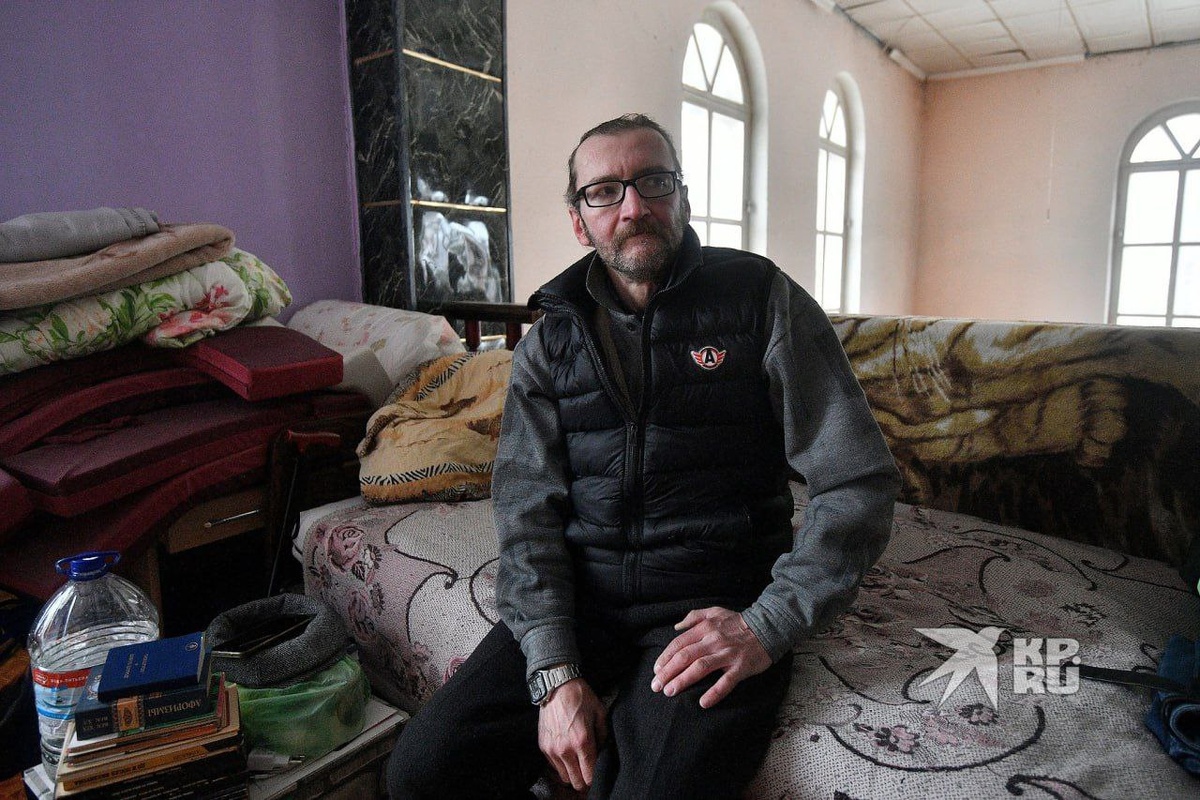 Денис Сизов подал квартиры и переехал в приют